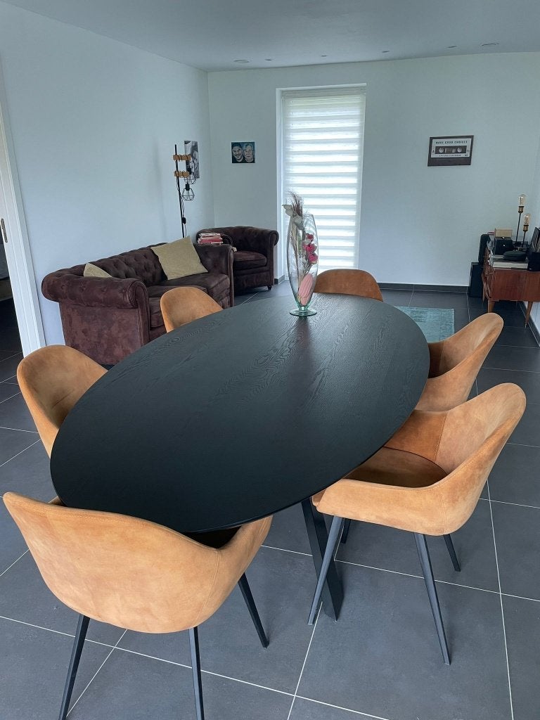 Tafel zwarte ovaal, Huis en Inrichting, Ophalen, 100 tot 150 cm, 200 cm of meer, Zo goed als nieuw