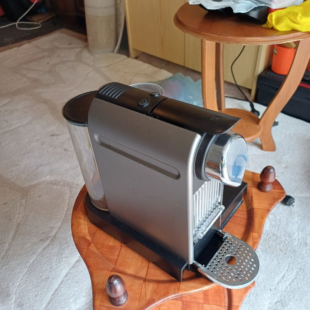 A vendre machine a nespresso, Electroménager, 2 à 4 tasses, Enlèvement, Comme neuf, Machine à espresso