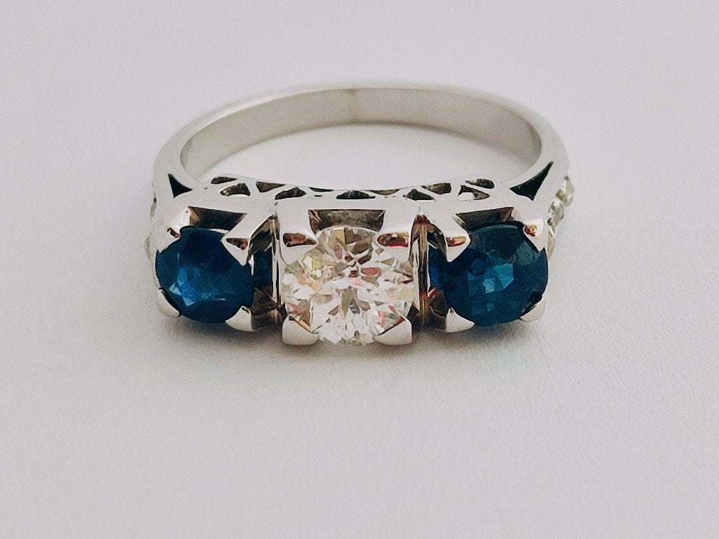 Artdeco gouden ring met saffieren 1,19kt en diamanten 1,01kt, Handtassen en Accessoires, Gebruikt, Ophalen of Verzenden, Dame of Heer