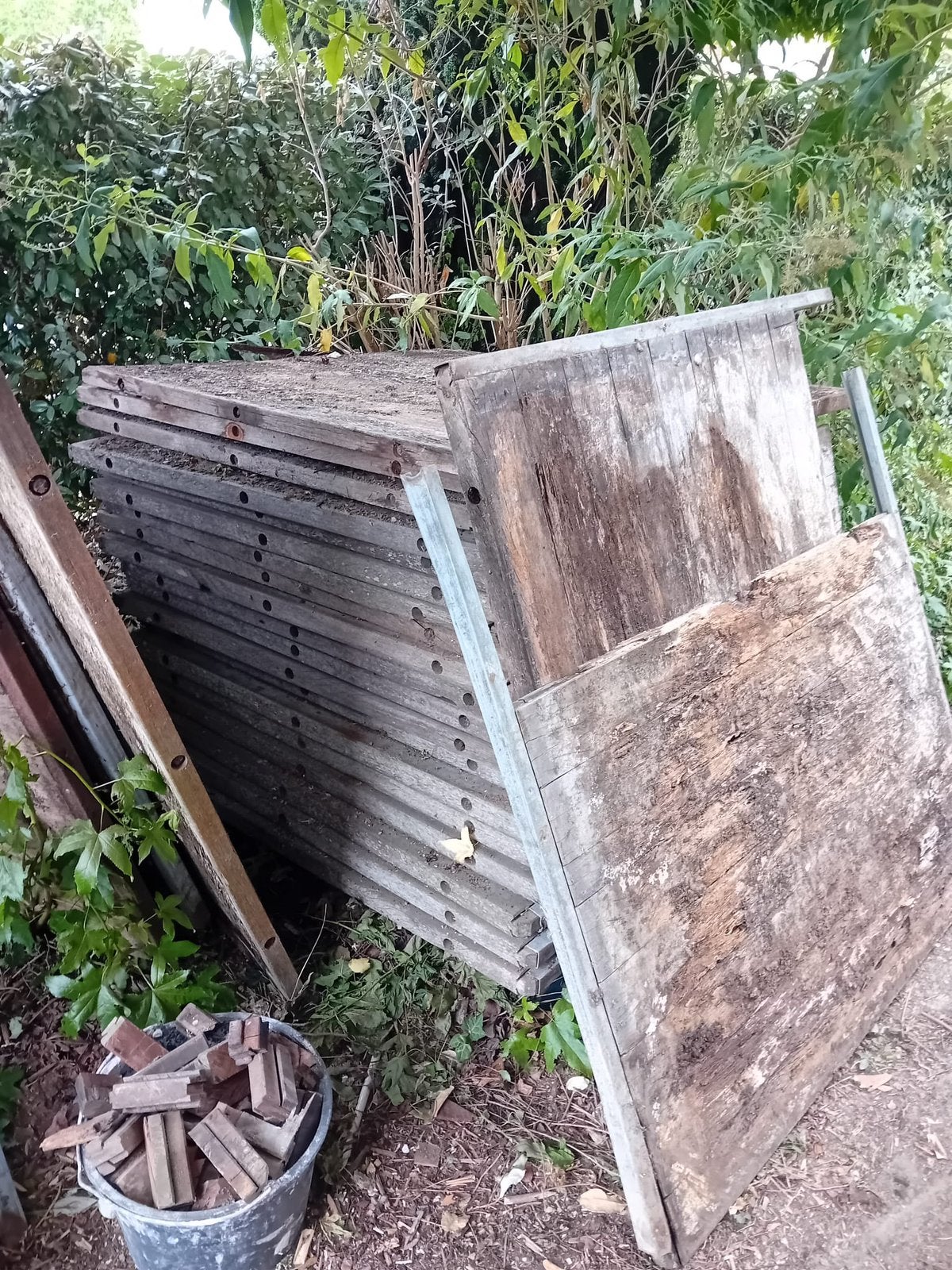 Steenschotten - gratis af te halen, Tuin en Terras, Ophalen, Gebruikt, Planken, Hardhout