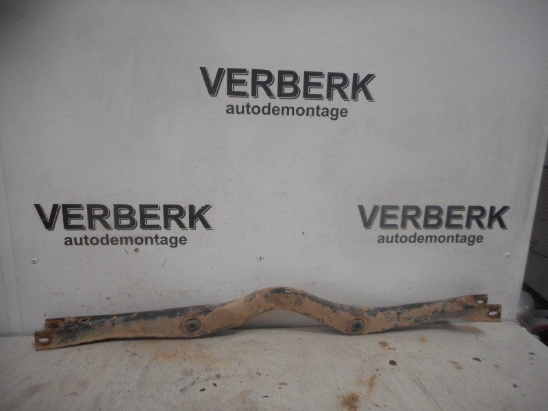 CHASSIS AUXILIAIRE ARRIÈRE Audi 100 Avant Quattro (C4), Auto-Union-Straße  1,
85057  Ingolstadt, DE, Info@audi.de, Audi, Utilisé