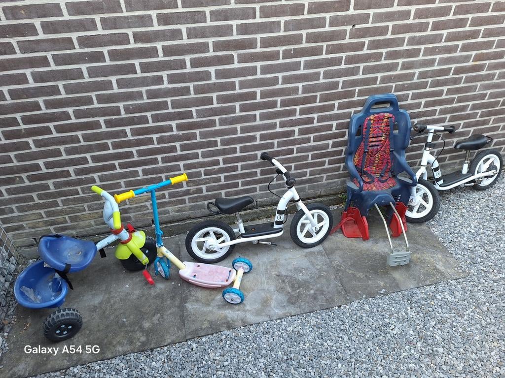 Siège de vélo et différentes marches, Enlèvement