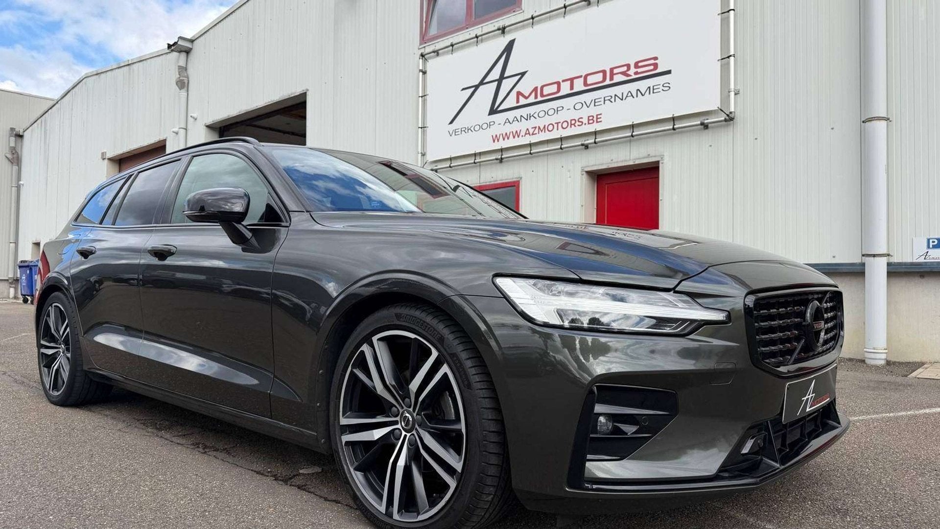 Volvo V60 2.0 D3 Geartronic R-Design Carplay/Leder/Zetelvw/2, Auto's, Automaat, Dealer onderhouden, Gebruikt, 4 cilinders