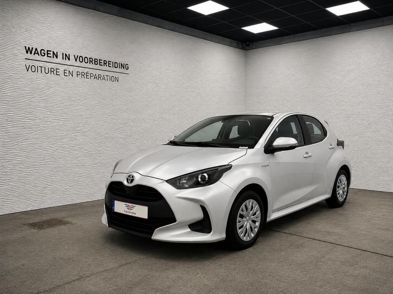 Toyota Yaris 1.5 VVT-i*FHEV*e-CVT-AUT*NAVI*116 PK*, Autos, Argent ou Gris, Achat, Euro 6, Entreprise