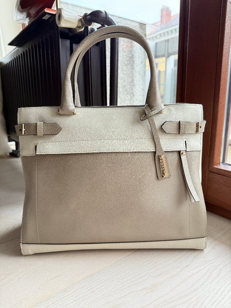 Abro sac à main couleur mastic et sable, Enlèvement, Comme neuf, Sac à main