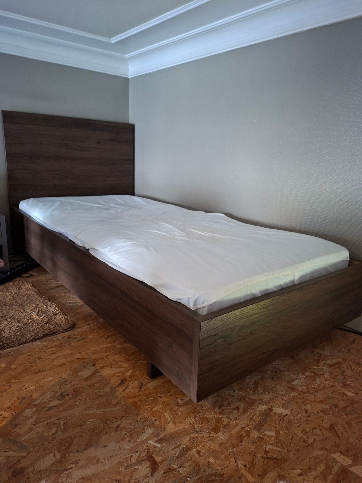 Bed + lattenbodem, Huis en Inrichting, Slaapkamer | Boxsprings, Ophalen, Eenpersoons, Bruin
