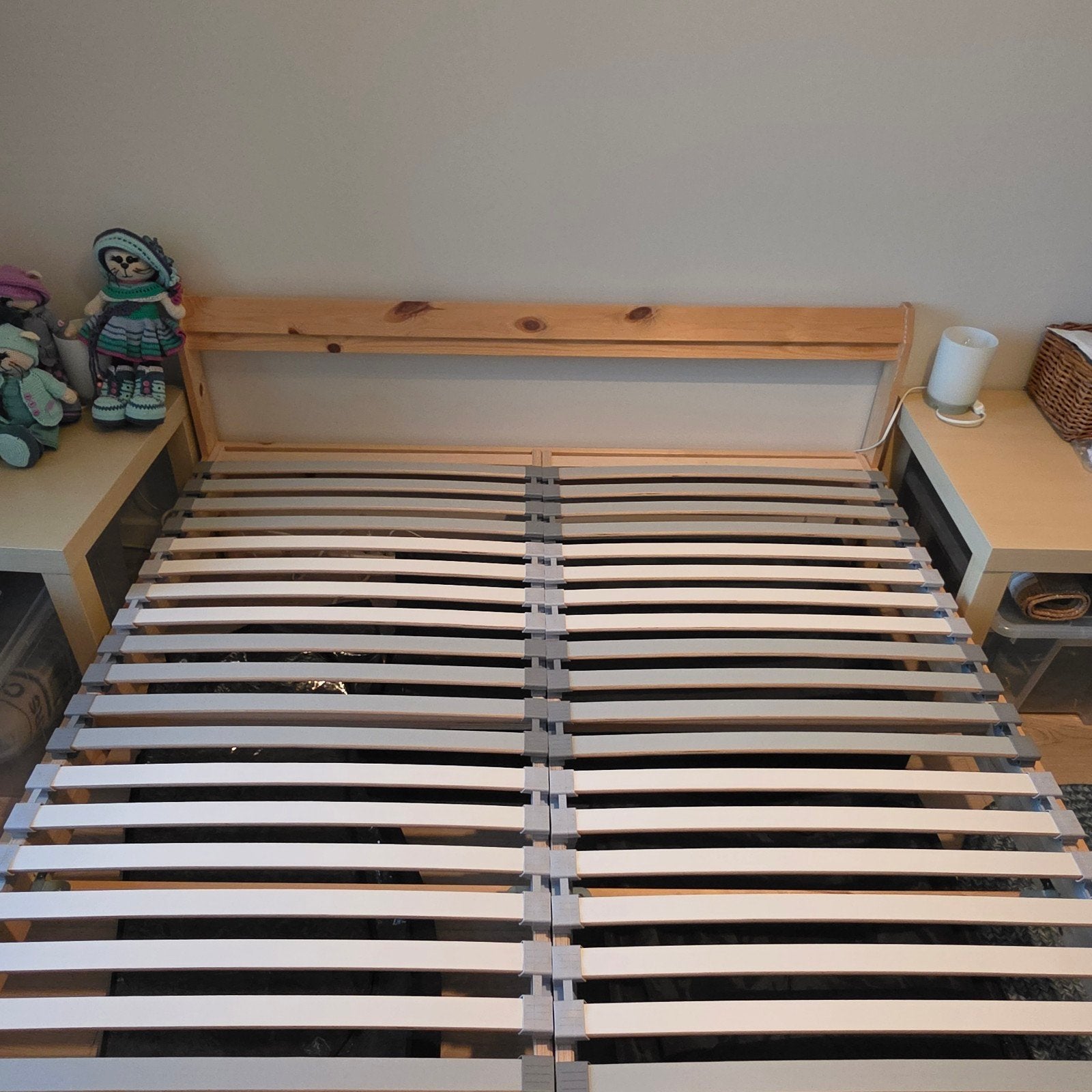 Bed 140x200 cm ., Huis en Inrichting, Slaapkamer | Bedden, Ophalen
