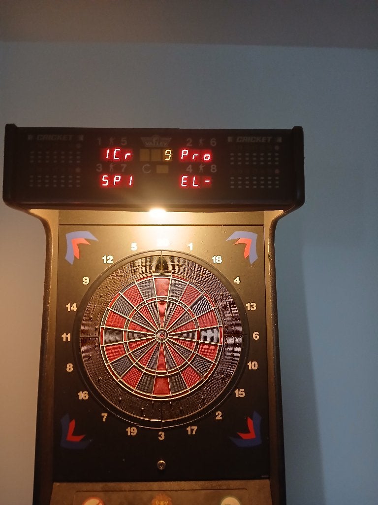 Electroniche darts kast, Sport en Fitness, Ophalen, Gebruikt, Overige typen, Elektronisch