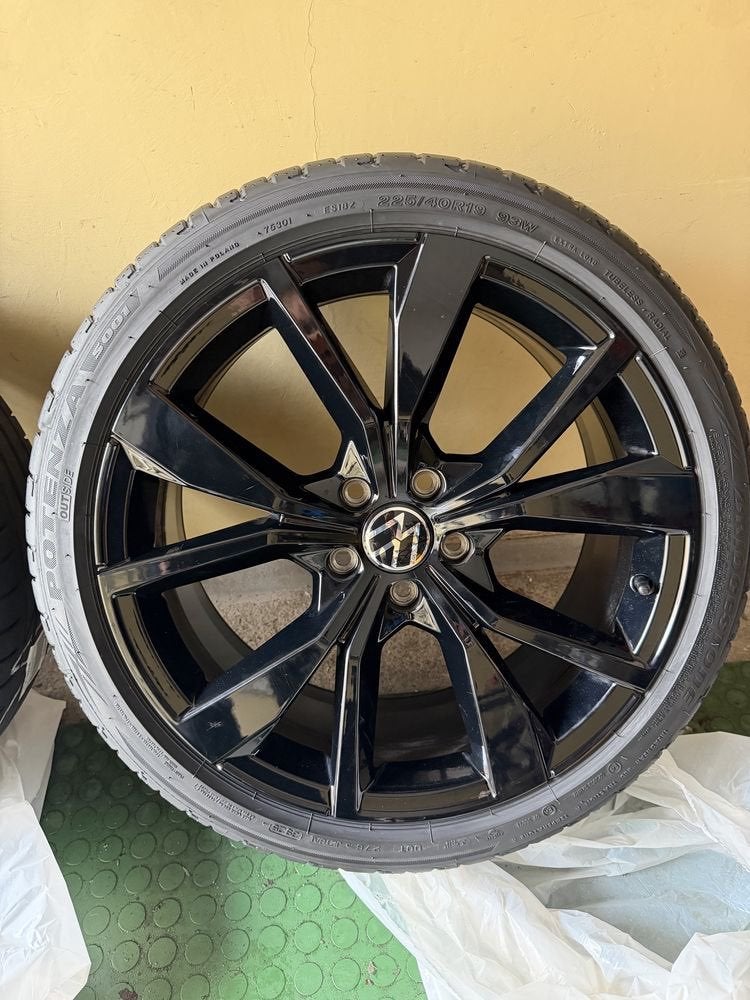 jantes volkswagen T-roc 19 pouces noir brillant, Pneus et Jantes, Véhicule de tourisme, Pneus été, Utilisé