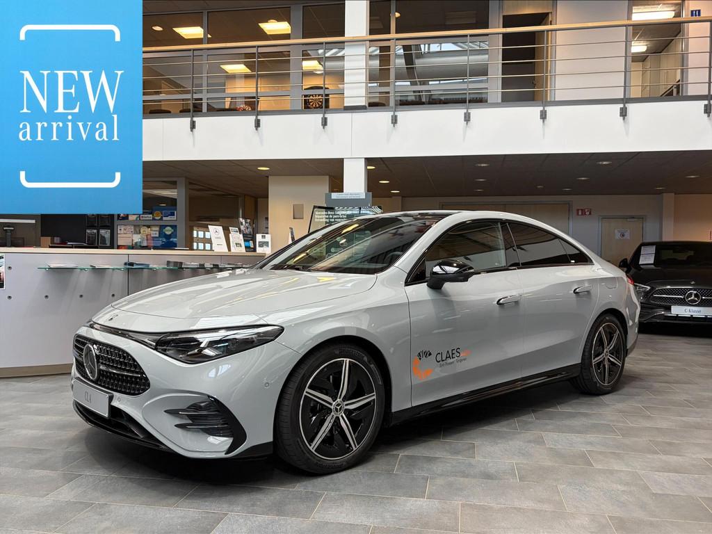 Mercedes-Benz CLA-klasse CLA 180 AMG Line Nieuwe wagen lever, Auto's, Mercedes-Benz, Stof, Zwart, 4 cilinders, 136 pk
