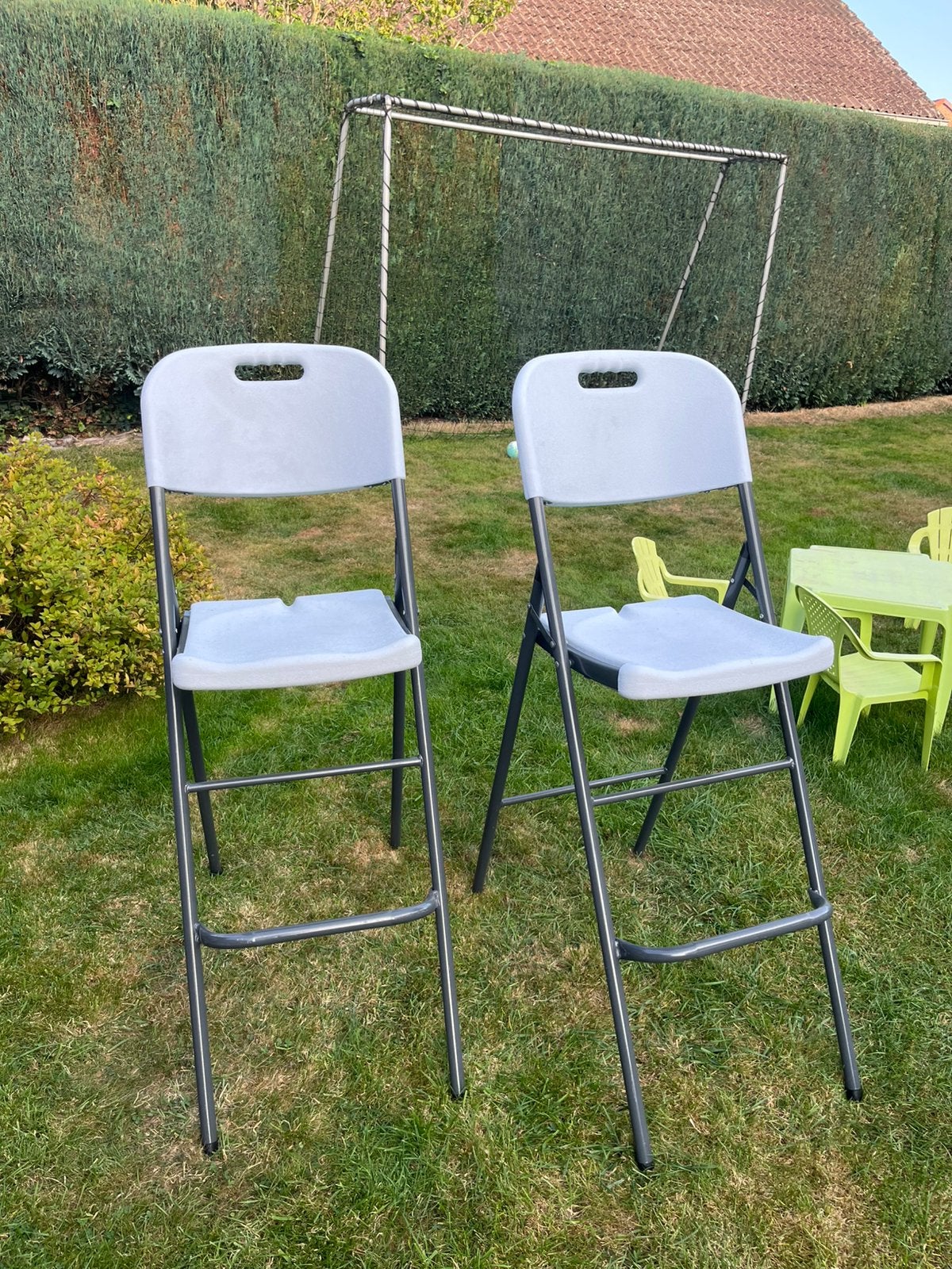 Chaise / tabouret de bar pliable blanche, Avec repose-pieds, Comme neuf, Enlèvement, Métal