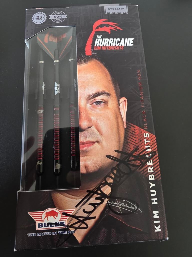 Bull's Kim Huybrechts gesigneerd 23gr, Sport en Fitness, Darts, Ophalen of Verzenden, Pijlen