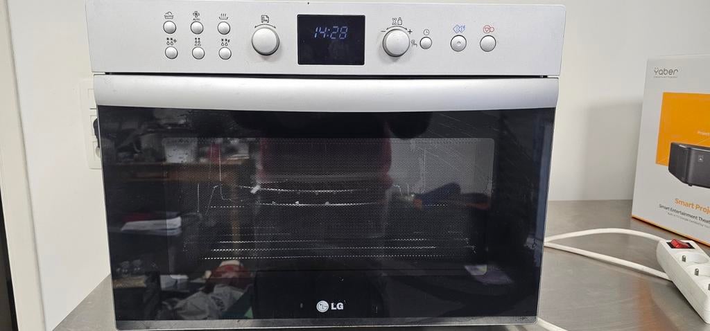 Four combiné LG avec accessoires, Electroménager, Enlèvement, Four