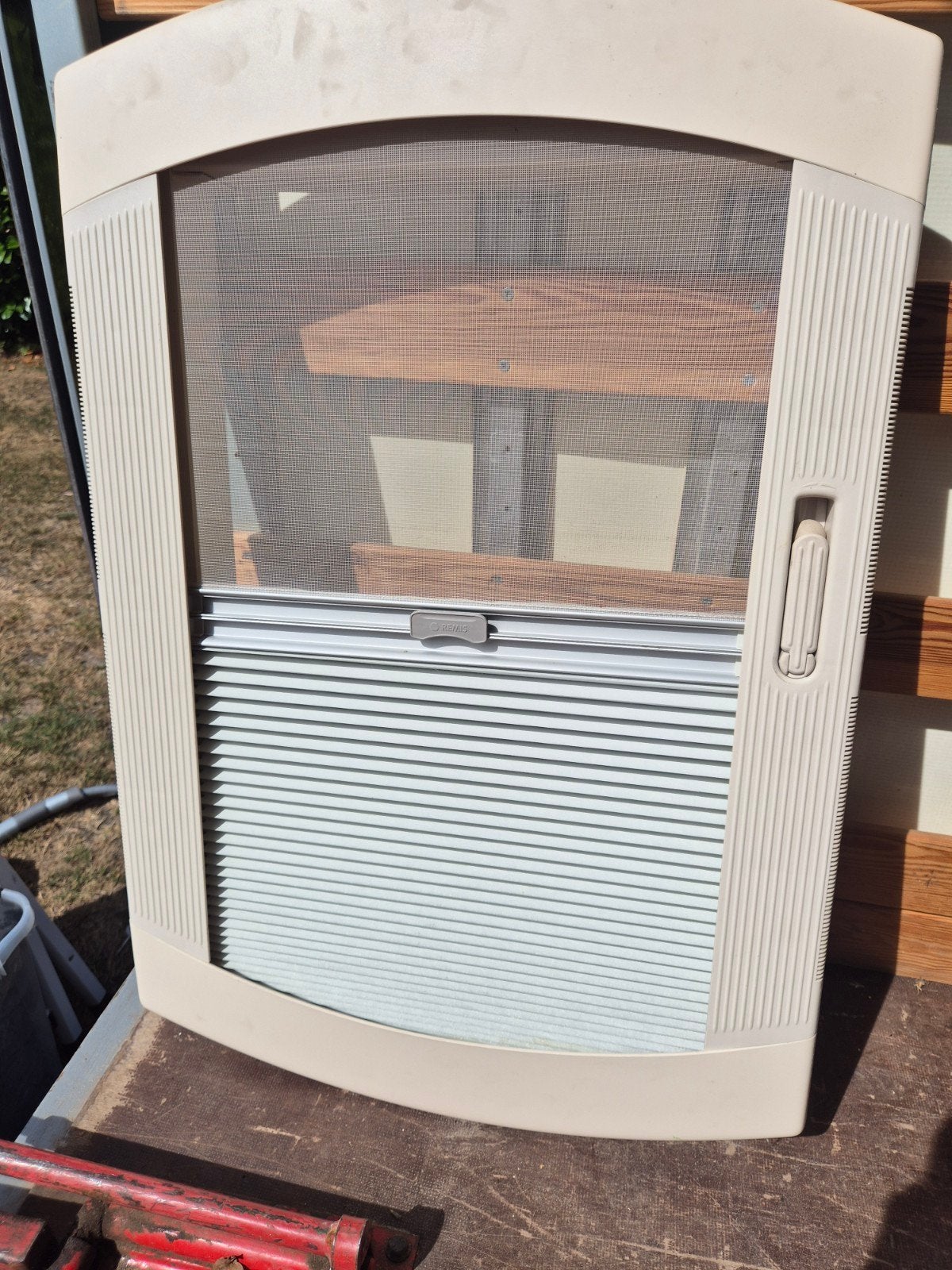Remis binnen raamlijst met hor en blindering, Caravans en Kamperen, Caravanaccessoires, Ophalen