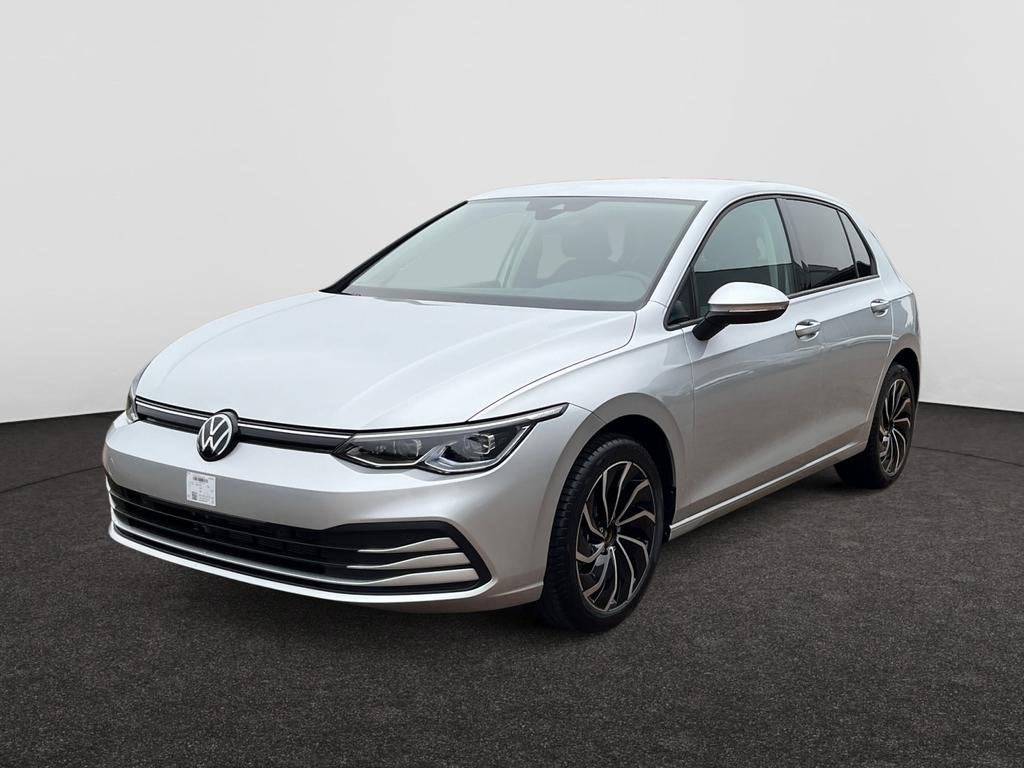 Volkswagen Golf VIII Golf Life Business 1.0 eTSI 81 kW (110, Zilver of Grijs, Stadsauto, Cruise Control, 121 g/km