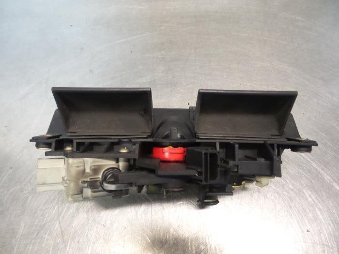 Poignée couvercle coffre d'un Audi A6 (A6 97-), -, 3 mois de garantie, Audi, Utilisé