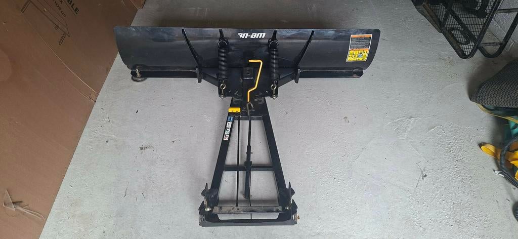 Lame à neige Can-am ProMount avec support complet, Enlèvement, Utilisé