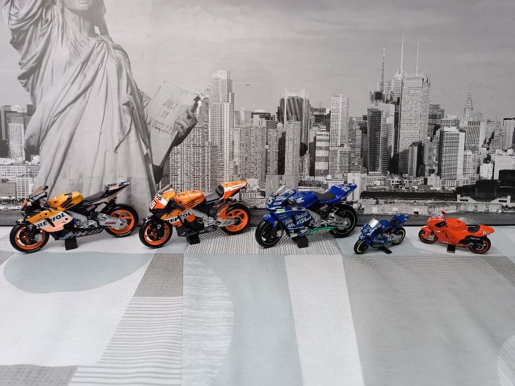 MotoGp - Maisto - Guiloy - Ducati - Honda - Motor - Racing, Ophalen of Verzenden, Gebruikt, Motoren