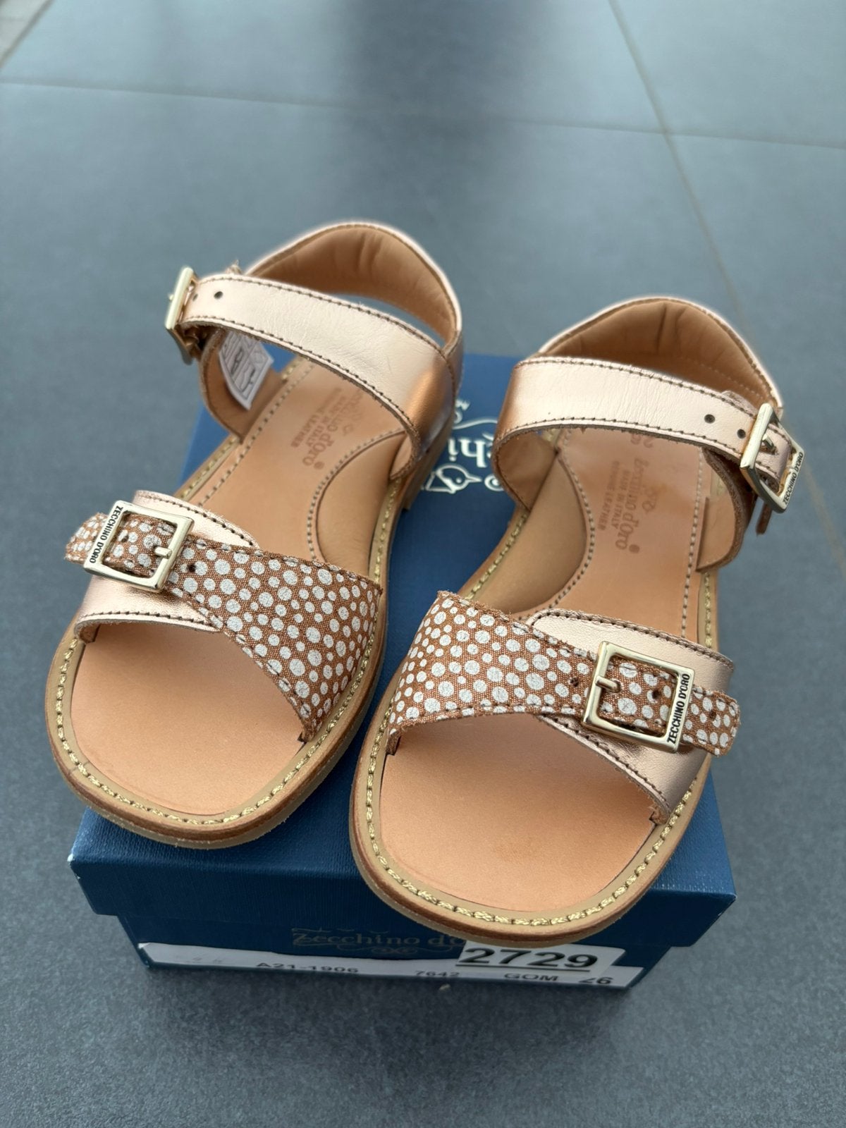 Gloednieuwe sandalen Zecchino d’oro 26, Meisje, Overige typen, Nieuw, Ophalen of Verzenden