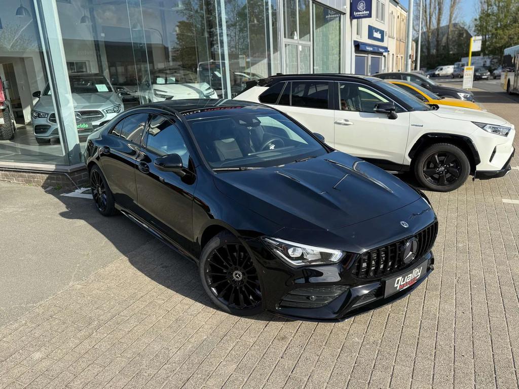 Mercedes-Benz CLA-Klasse 200 AMG PACK / SFEERVERLICHTING / D, Auto's, Automaat, Gebruikt, 4 cilinders, Alcantara