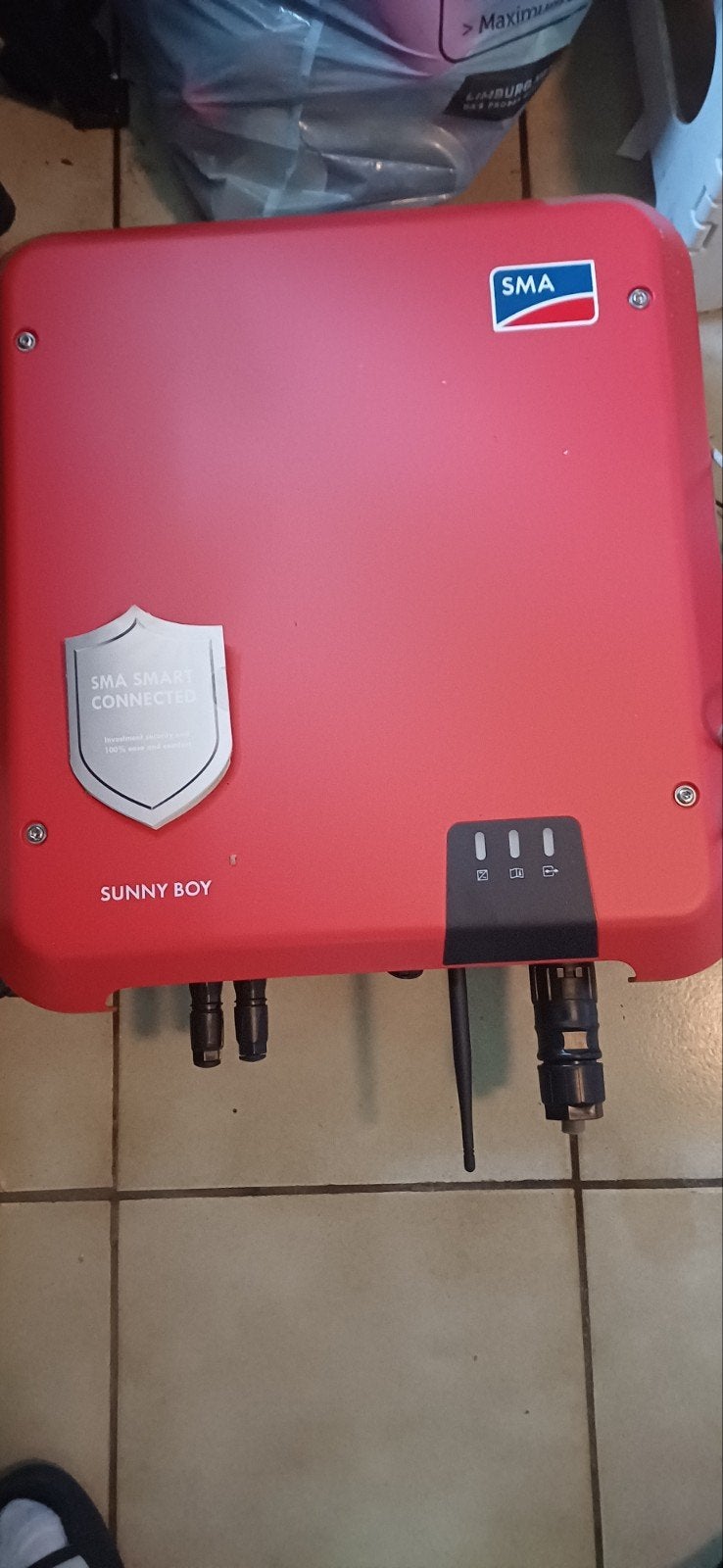 SMA Sunny Boy SB4.0-1AV-41 — 4 kW
À vendre : SMA Sunny Boy 4, Bricolage & Construction, Enlèvement, Comme neuf, Système complet