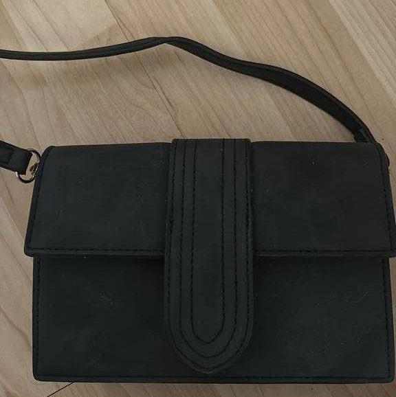 Zwarte elegante tas – nieuw & tijdloos, Handtassen en Accessoires, Tassen | Damestassen, Ophalen, Nieuw, Zwart, Handtas