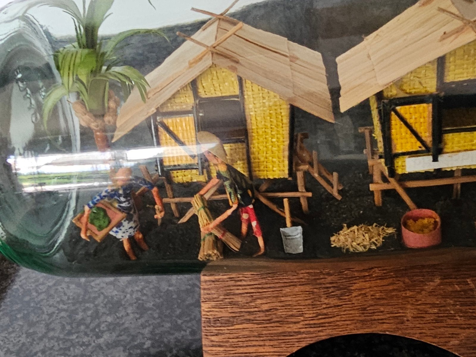 Vintage diorama: Filipijns dorp in een fles, volkskunst, han, Antiek en Kunst, Ophalen of Verzenden