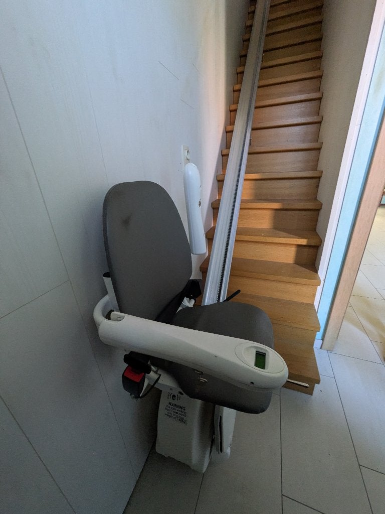 Zo goed als nieuwe traplift-rechte trap (verkoop woning), Diversen, Trapliften, Ophalen, Zo goed als nieuw, Recht