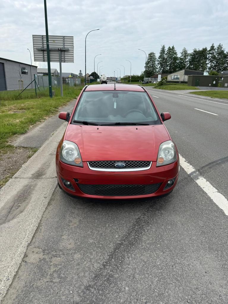 Ford fiesta - pret à immatriculer !, Autos, Ford, Particulier, Fiësta, Diesel, Euro 4, 5 portes, Boîte manuelle, Autres couleurs