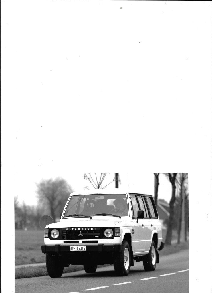 Photos de presse de MITSUBISHI PAJERO, Livres, Autos | Brochures & Magazines, Enlèvement ou Envoi, Comme neuf, Mitsubishi