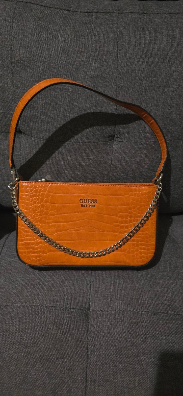 Guess, Handtassen en Accessoires, Ophalen of Verzenden, Zo goed als nieuw, Oranje, Schoudertasje