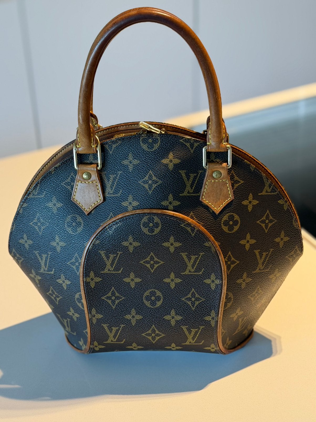 Louis Vuitton Ellipse MM handtas, Minder dan 40 cm, Minder dan 35 cm, Zo goed als nieuw, Minder dan 20 cm