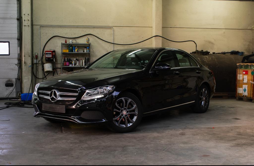 Mercedes C180d, 90 kW, Electronic Stability Program (ESP), Entreprise, Boîte manuelle