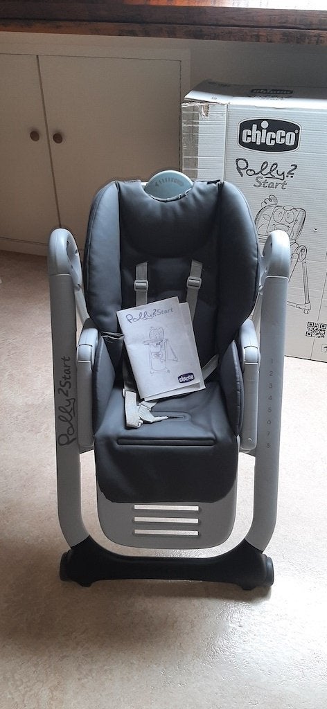 Chicco Eetstoel Polly2, Kinderen en Baby's, Kinderstoelen, Ophalen, Zo goed als nieuw, Meegroeistoel, Afneembaar eetblad