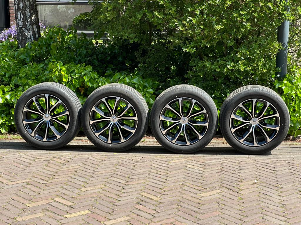 Volvo V60 velgen 17 inch nieuw met nieuwe banden, Enlèvement, 17 pouces, Pneu(s)