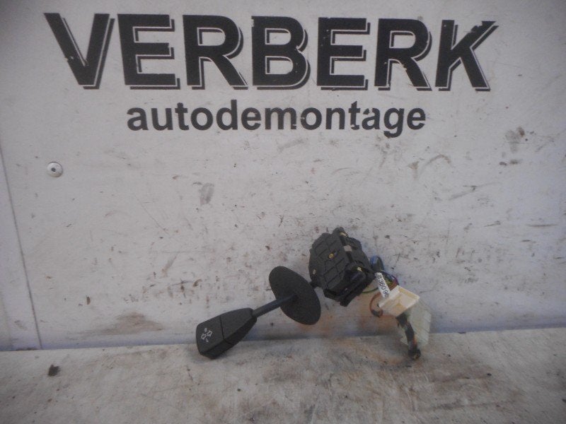 KNIPPERLICHTSCHAKELAAR BMW 3 serie (E36 / 4) (8360907.3), Gebruikt, BMW, Petuelring 130
80809  München, DE, Bayerische Motoren Werke AG