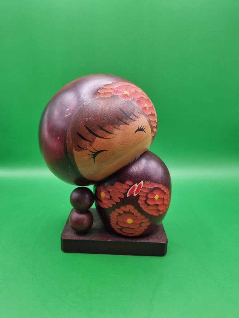 Le mignon Sato no ko Kokeshi de Chie Tamura, Enlèvement ou Envoi, Japon, Bois, 14 cm