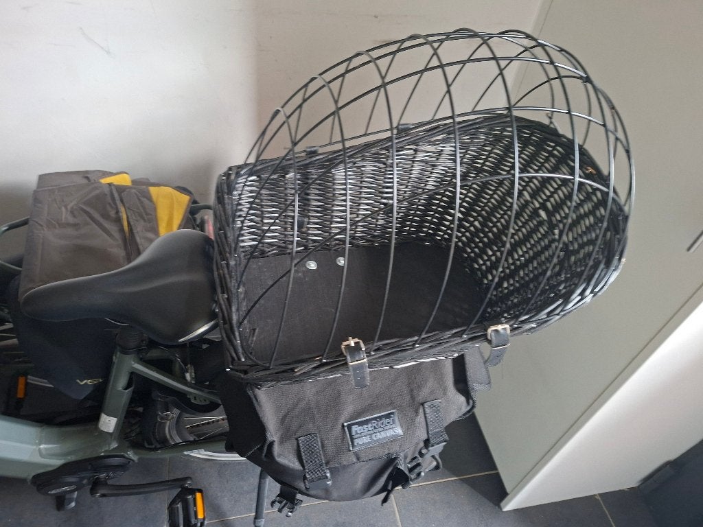 hondmand voor achteraan op fiets, Ophalen, Zo goed als nieuw, Riet