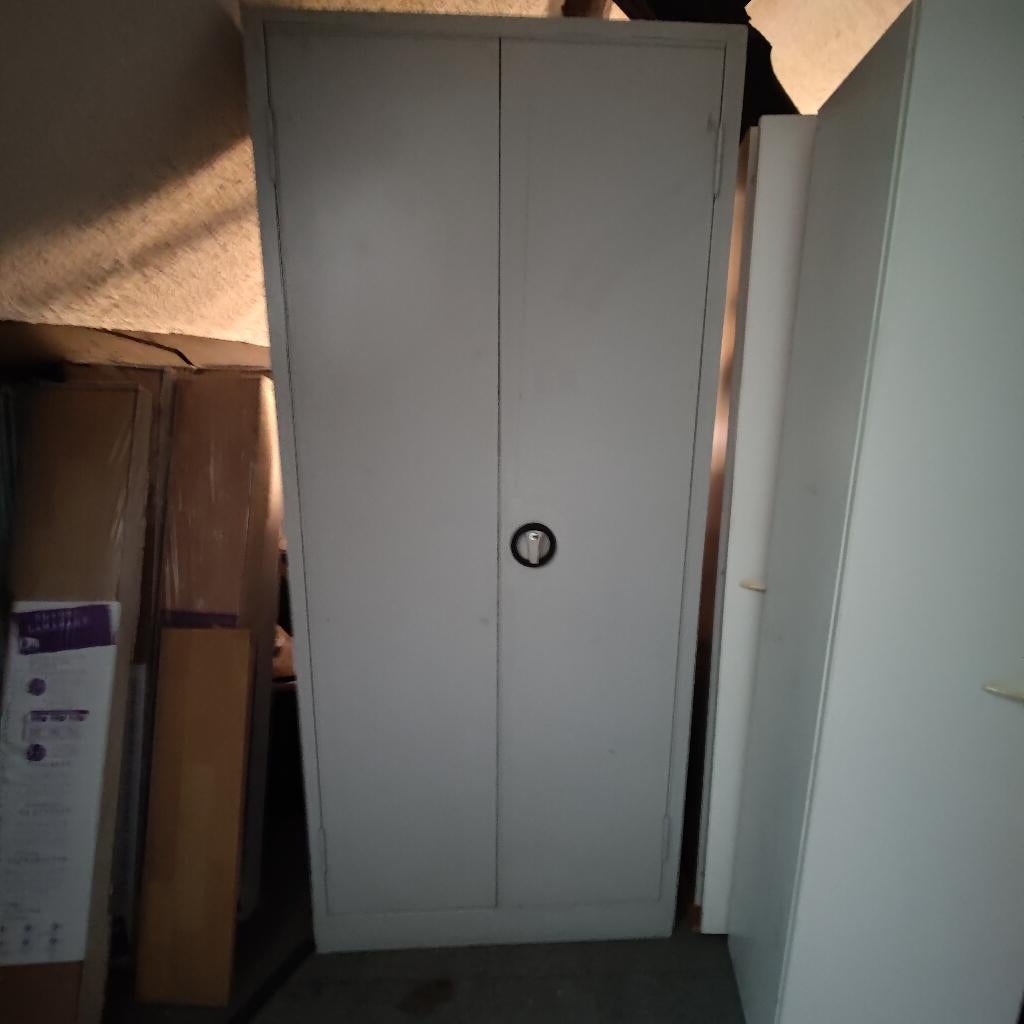 Metalen archiefkast, Ophalen, Metaal