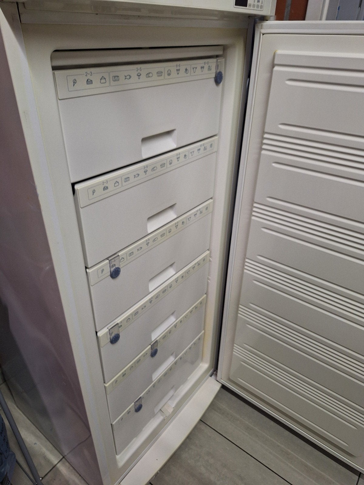 miele diepvriezer 67x67x143cm 5 schoven, Elektronische apparatuur, Vriezers en Diepvrieskisten, Gebruikt, 140 tot 160 cm, Ophalen