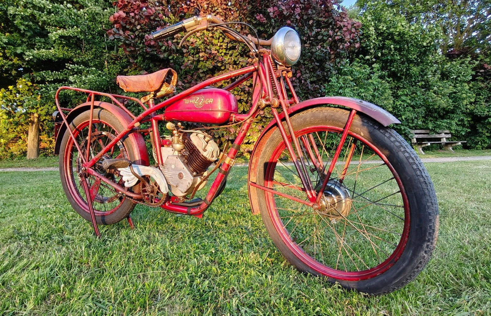 Whizzer femmes, Motos
