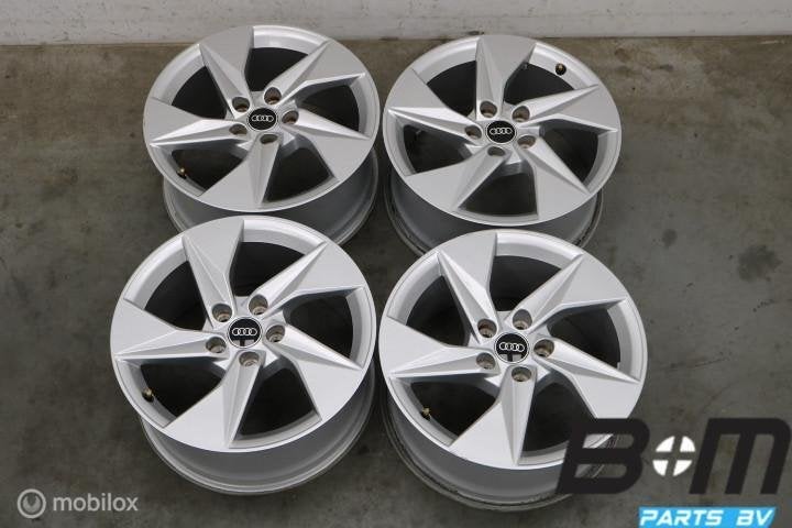 ORIGINEEL! 17 inch velgen Audi A3 8V - 8Y! 8Y0601025A, Auto-onderdelen, Banden en Velgen, Gebruikt, Velg(en), 17 inch, Personenwagen