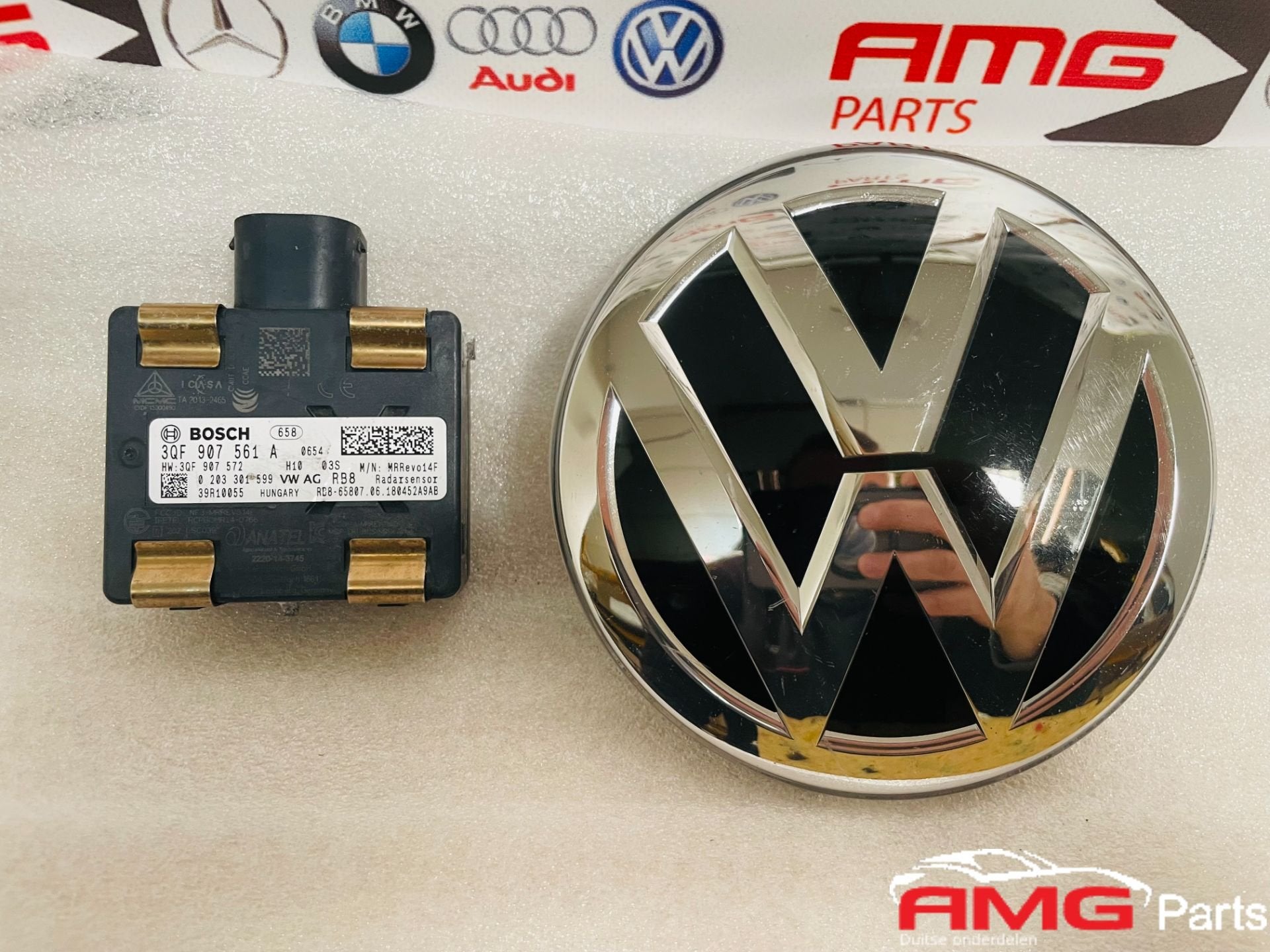 Vw Golf 7.5 ACC Radar Sensor Gril logo 3QF907561A 3G0853601A, Auto-onderdelen, Volkswagen, Volkswagen AG, Nieuw, Vw@volkswagen.de