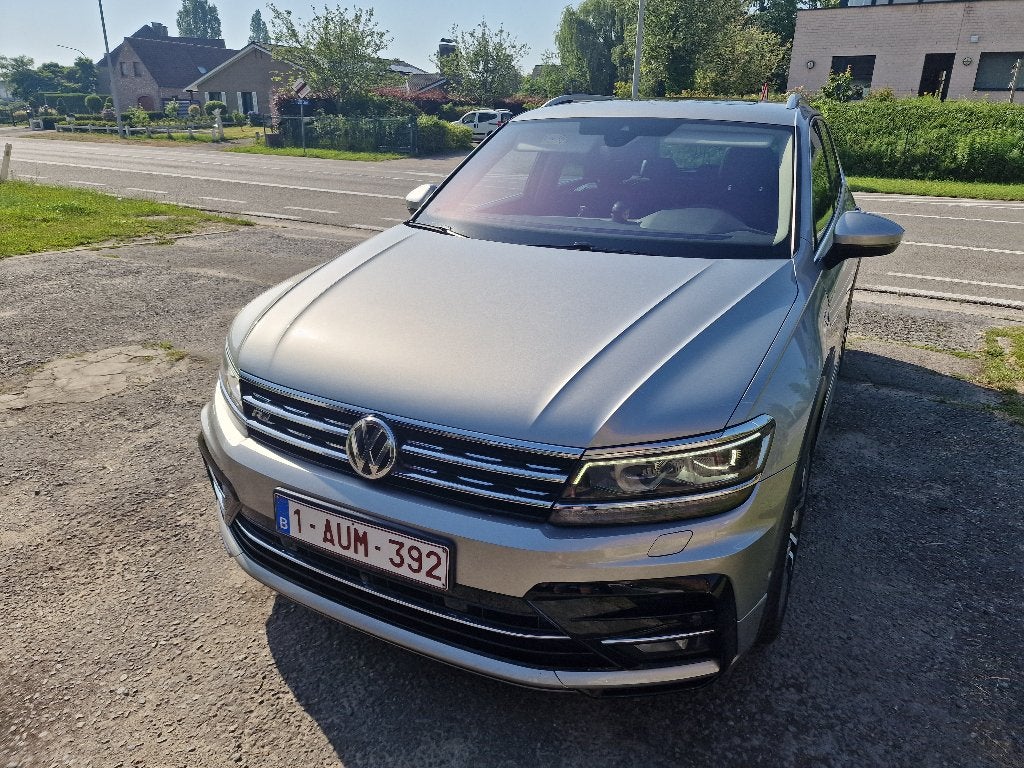 auto vw tiguan 4motion 4x4 full option R line, Autos, Volkswagen, Argent ou Gris, Achat, Noir, 5 portes