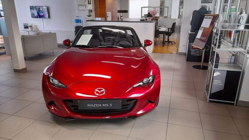 Mazda MX-5, Auto's, 100 kW, Achterwielaandrijving, Zwart, 4 cilinders