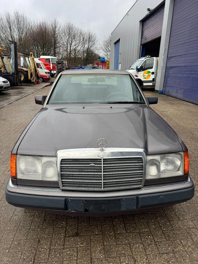 Mercedes-Benz 200-serie *250D-BELGIAN ORIGINE* (bj 1993), Autos, Oldtimers & Ancêtres, Achat, Entreprise, Boîte manuelle, Mercedes-Benz