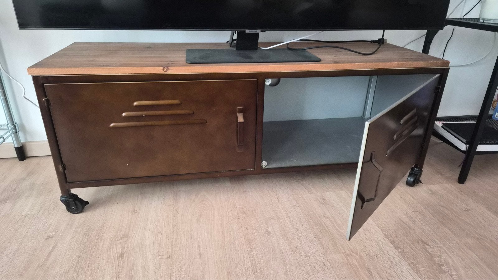Meuble TV à donner, Enlèvement
