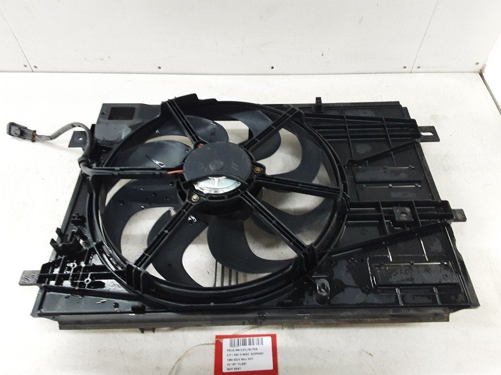 RADIATEUR VENTILATEUR Peugeot 308 (L3 / L8 / LB / LH / LP), Kontakt-peugeot@peugeot.com, Utilisé, Peugeot Deutschland GmbH, Bahnhofsplatz
65423  Rüsselsheim, DE