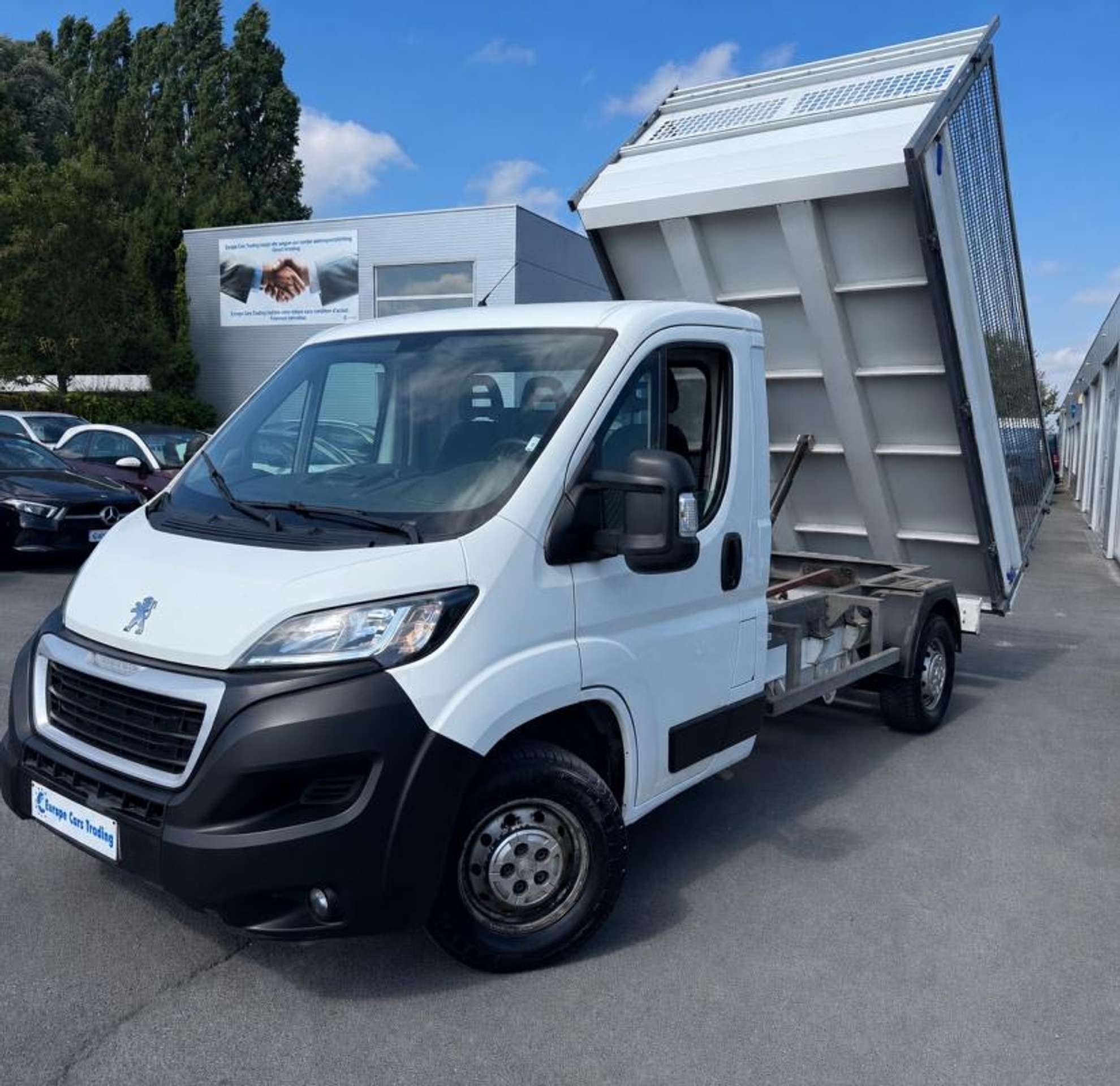 Peugeot Boxer BENNE ÉLECTRIQUE 130CH 99.000KMS ÈRE MAIN GA, Stof, Gebruikt, Zwart, https://public.car-pass.be/vhr/f7f77398-ce30-46e5-9867-89d6e51fcf28