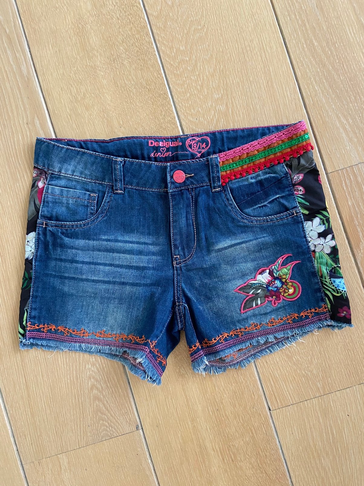Short en jean Desigual pour fille taille 13/14 ans, Enlèvement ou Envoi, Comme neuf, Fille, Pantalon